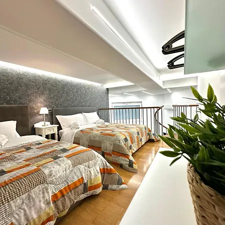 Binario 1 Tribunali Daire Napoli