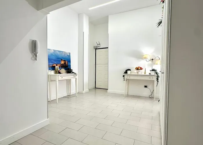 Binario 1 Tribunali * ナポリ